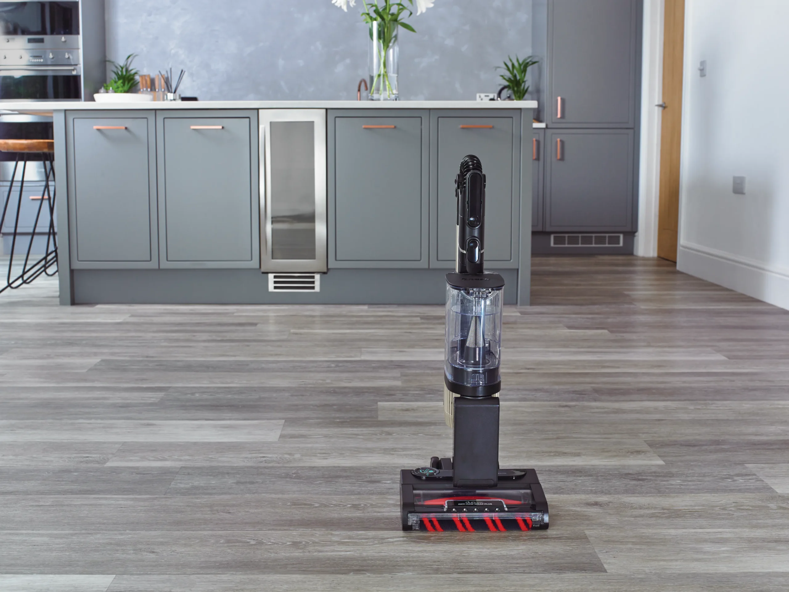 DAT-IZ400UKT_Kitchen_MoodShot_Storage Mode_Front_CMYK