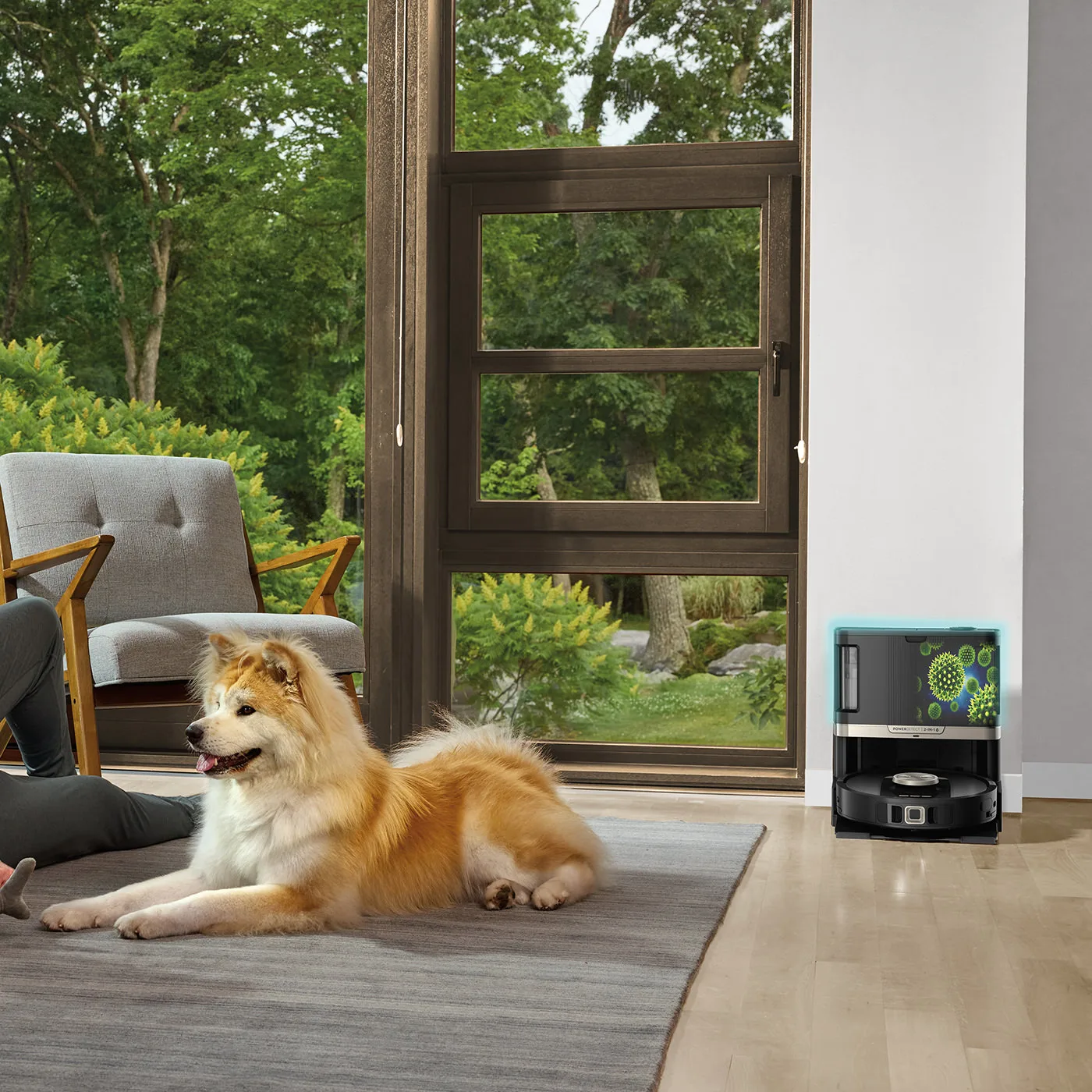 Shark-RV2800ZEEUUK-InUse-Livingroom-Hepa